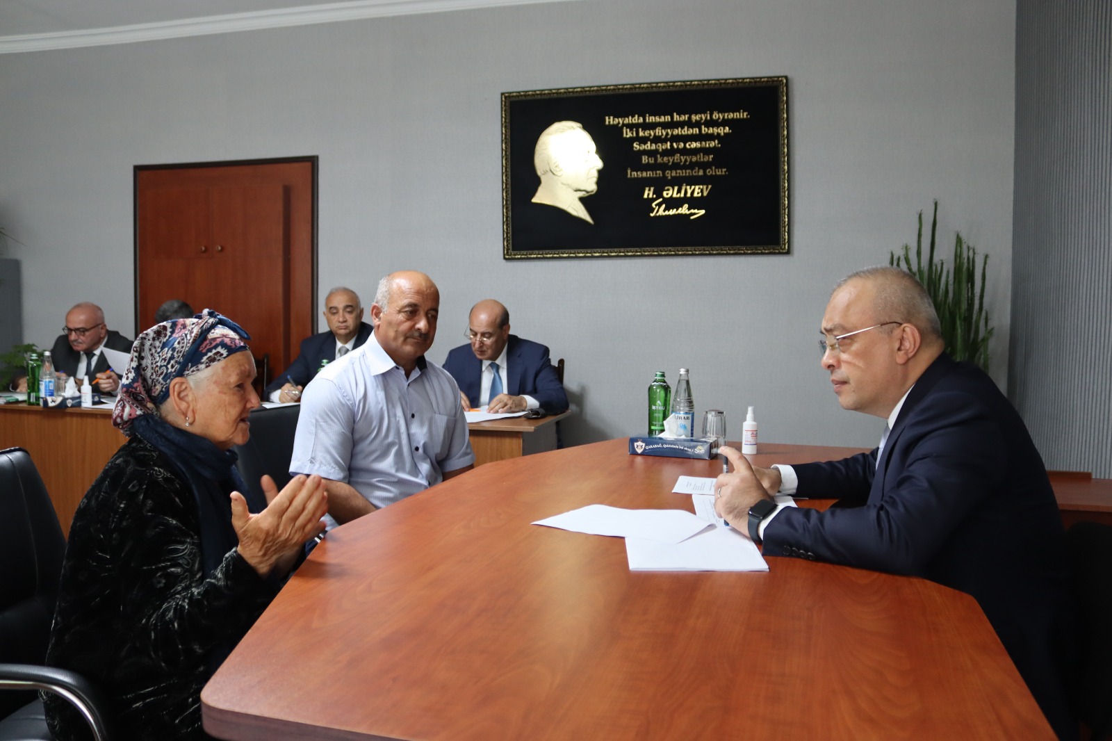Zaur Mikayılov Zaqatalada vətəndaşlarla görüşdü (FOTO)