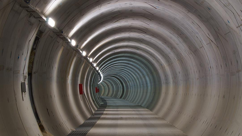 Dünyanın ən uzun dəmir yolu tuneli hazırdır: İki ölkəni birləşdirəcək (FOTO)