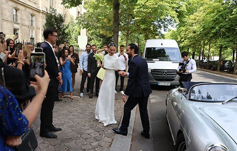 Dünyanın ən gözəl qızı evləndi (FOTO)