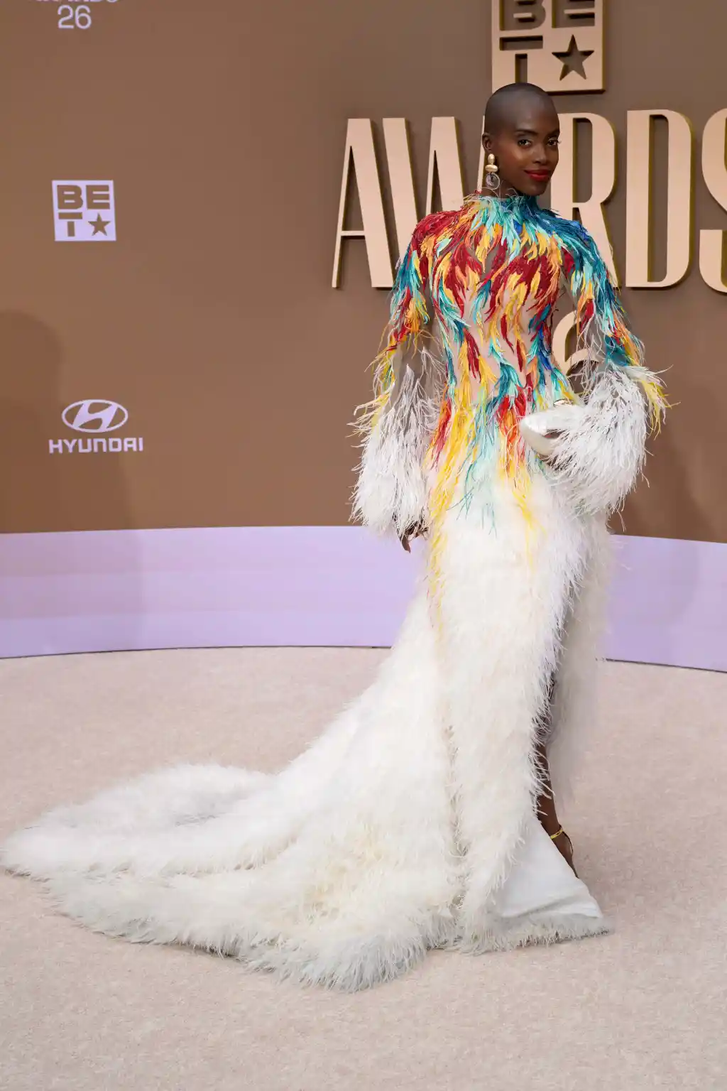BET Awards 2026: Los-Ancelesdə qırmızı xalının ən parlaq obrazları (FOTOLAR)
