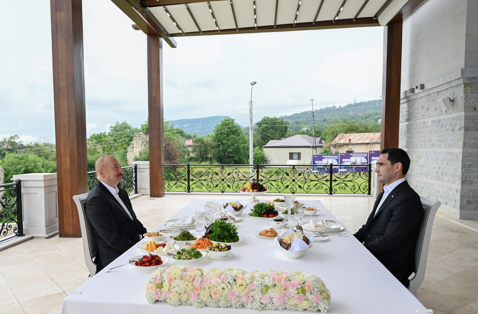 Türkmənistan Prezidentinə Qarabağ atı hədiyyə edildi (YENİLƏNİB)