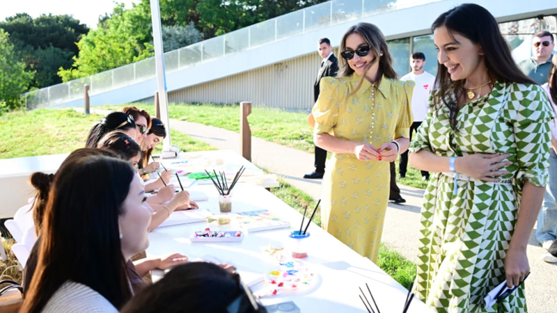 Leyla Əliyeva və Alona Əliyeva Xeyirxahlıq Festivalında iştirak etdi (FOTO)