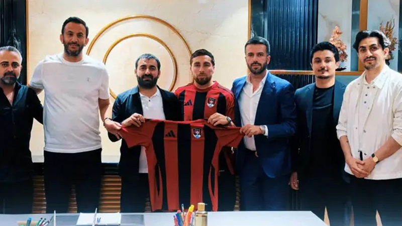 Azərbaycan millisinin futbolçusu Türkiyə klubunda (FOTO)