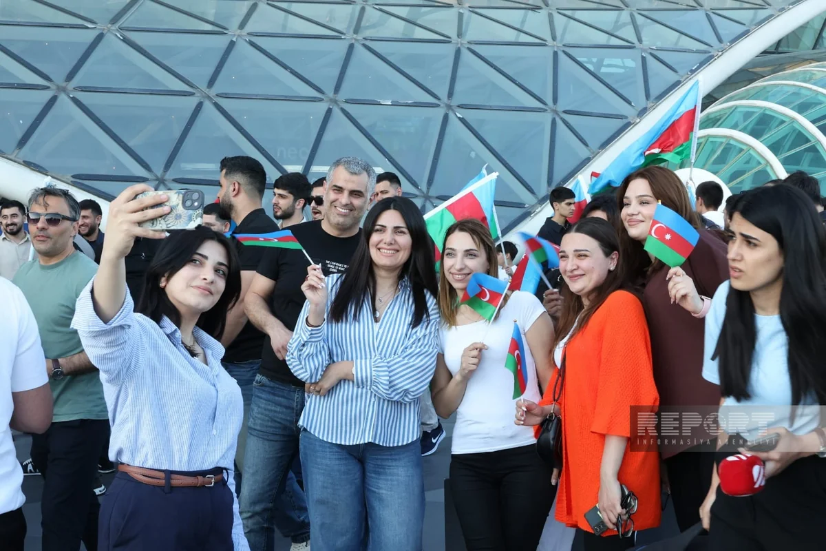 Avropa çempionu olan Azərbaycan millisi Vətənə qayıtdı (FOTO) Avropa çempionu olan Azərbaycan millisi Vətənə qayıtdı (FOTO)