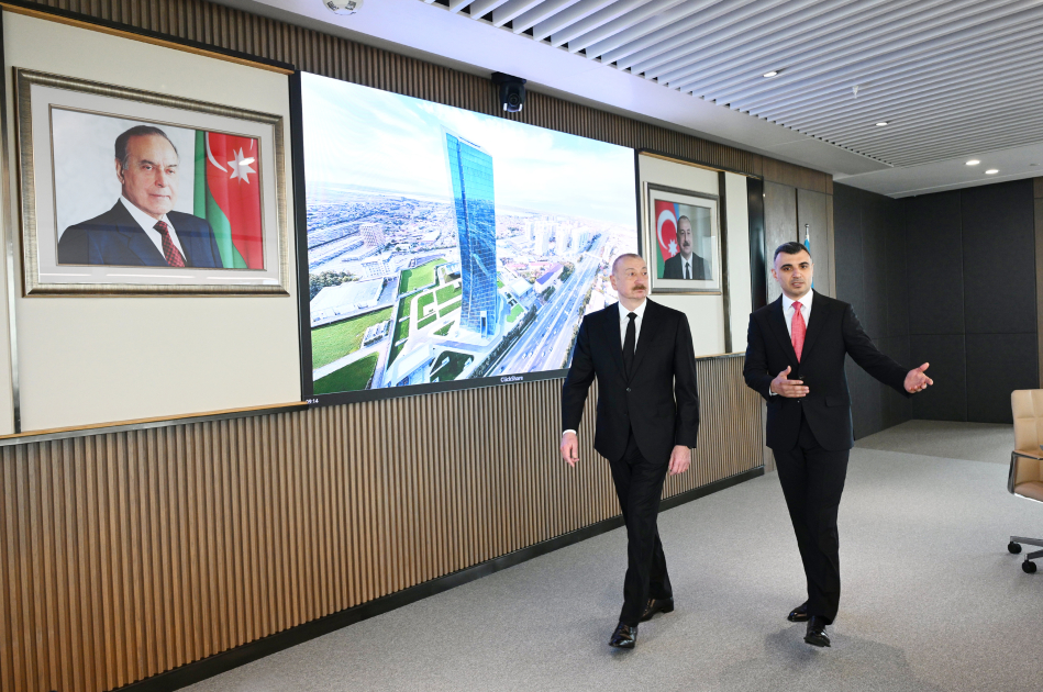 Prezident Mərkəzi Bankın yeni binasının açılışında iştirak etdi (FOTO)