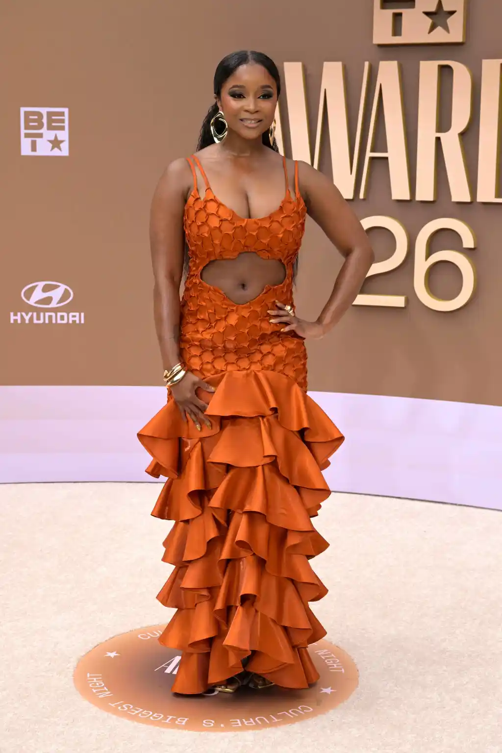 BET Awards 2026: Los-Ancelesdə qırmızı xalının ən parlaq obrazları (FOTOLAR)