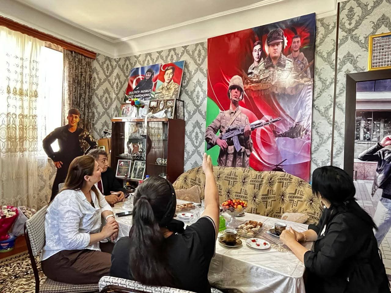 Deputat Elnarə Akimova şəhid və qazi ailələrini ziyarət etdi (FOTO)