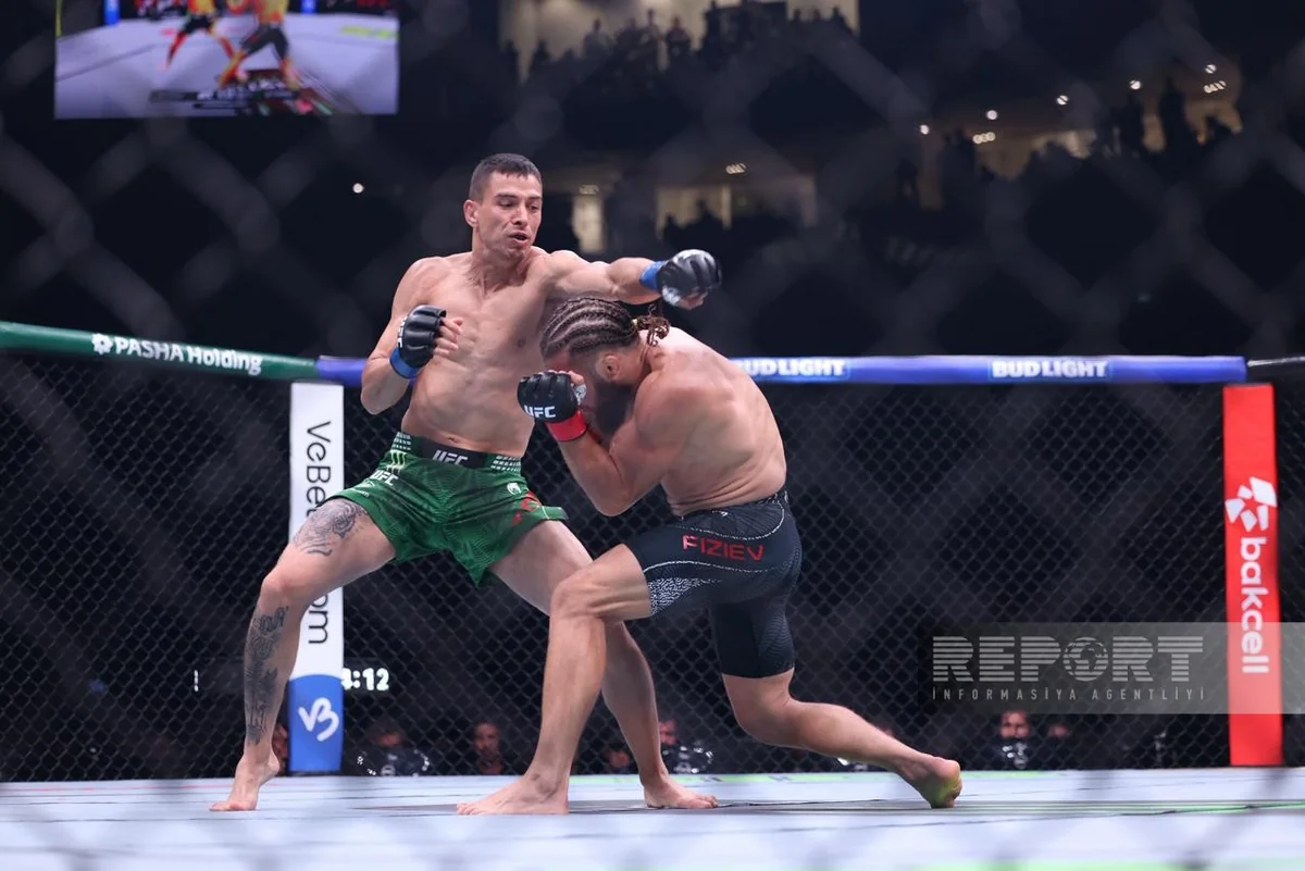UFC: Rafael Fiziyev Bakıdakı əsas döyüşdə qələbə qazandı (FOTO)