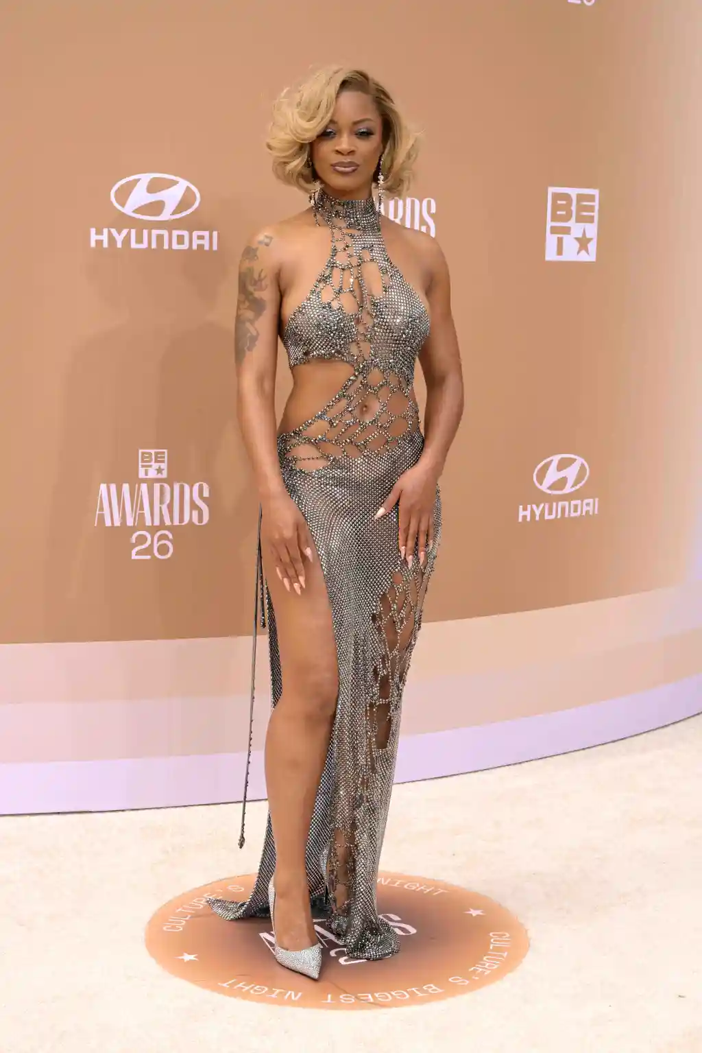 BET Awards 2026: Los-Ancelesdə qırmızı xalının ən parlaq obrazları (FOTOLAR)