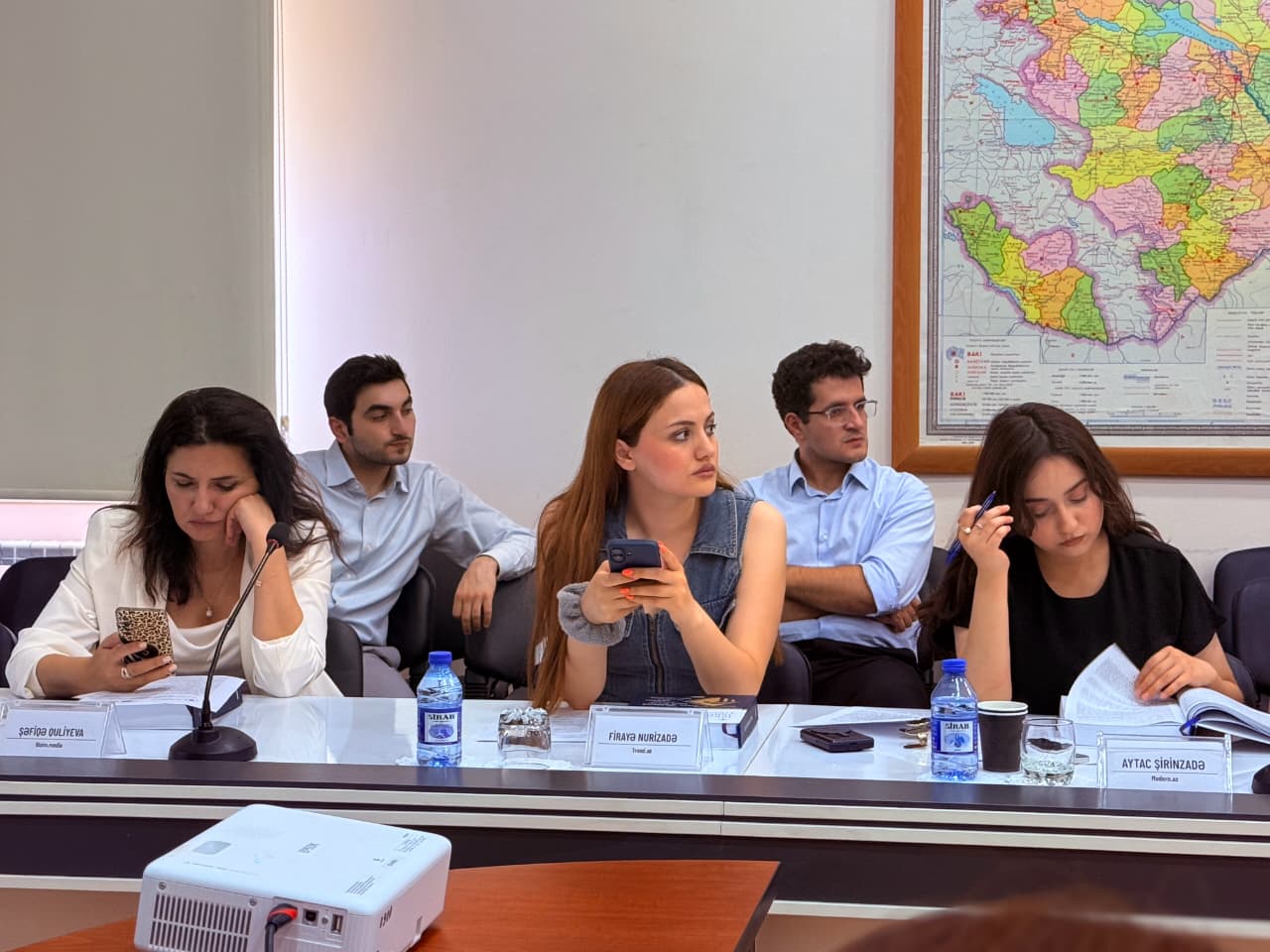 Jurnalistlər üçün insan hüquqlarına dair maarifləndirici sessiya keçirildi (FOTO)
