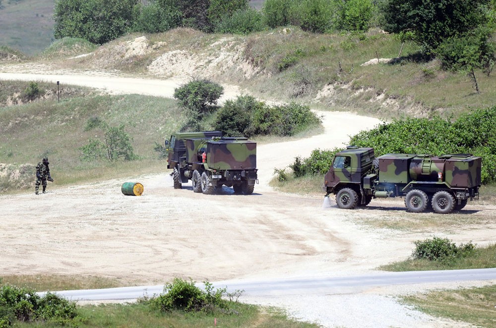 Hərbçilərimiz Serbiyada təlim keçdi (FOTOLAR)