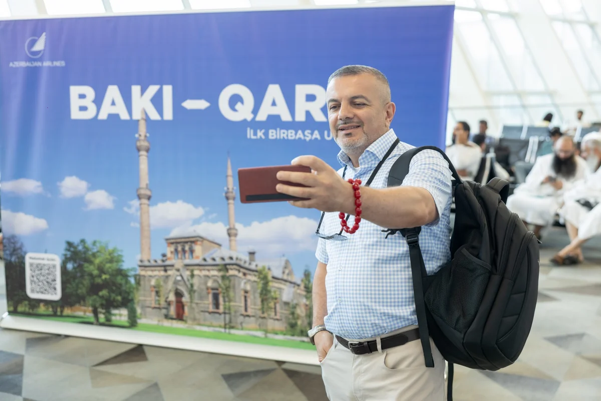 AZAL Qarsa ilk reysini həyata keçirdi (FOTO)