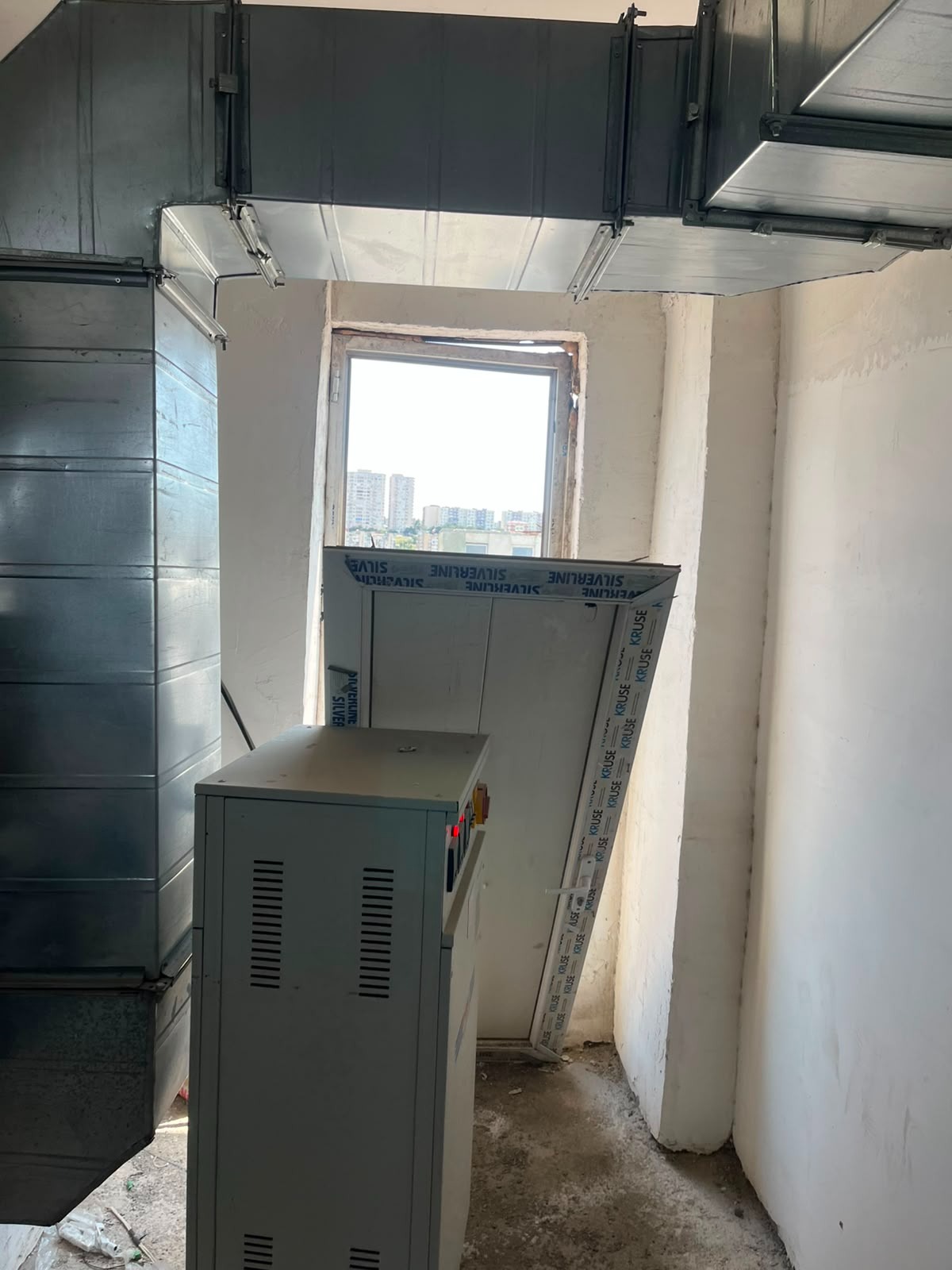 Yaşayış binasında 6 liftin fəaliyyəti dayandırıldı (FOTO)