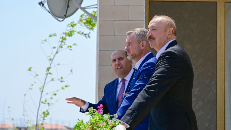 Prezidentlər Baş Qərvənd kəndində görülən işlərlə tanış oldu (FOTO)