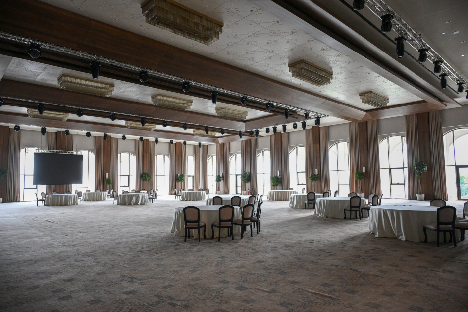 Yeni hoteldə 45 nəfərə iş veriləcək (FOTO)
