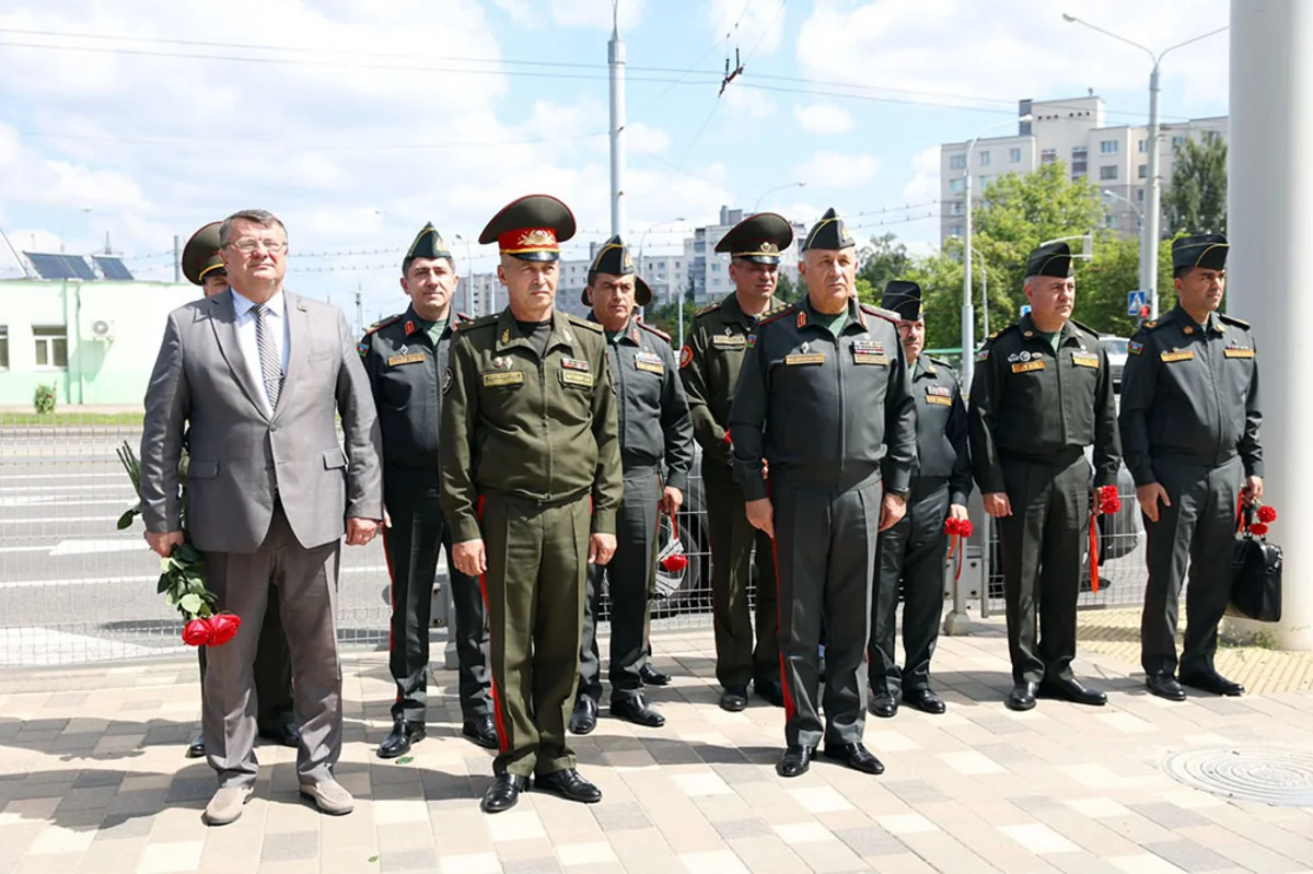 Kərim Vəliyev Belarusda hərbi obyektlərlə tanış oldu (FOTO)