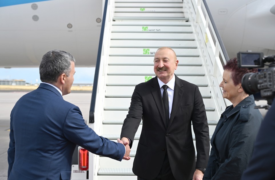 İlham Əliyev Almaniyaya rəsmi səfərdədir (FOTOLAR)