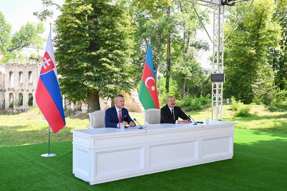 İlham Əliyevin Şuşada Slovakiya Prezidenti ilə geniş tərkibdə görüşü oldu (YENİLƏNİR)