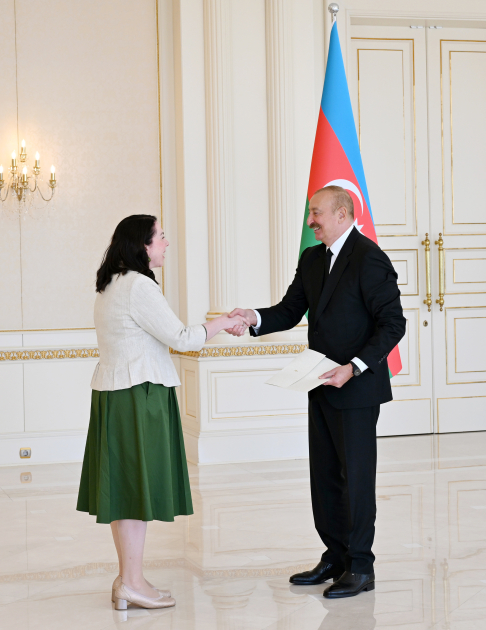 Prezident yeni səfirlərin etimadnaməsini qəbul etdi (YENİLƏNİB)