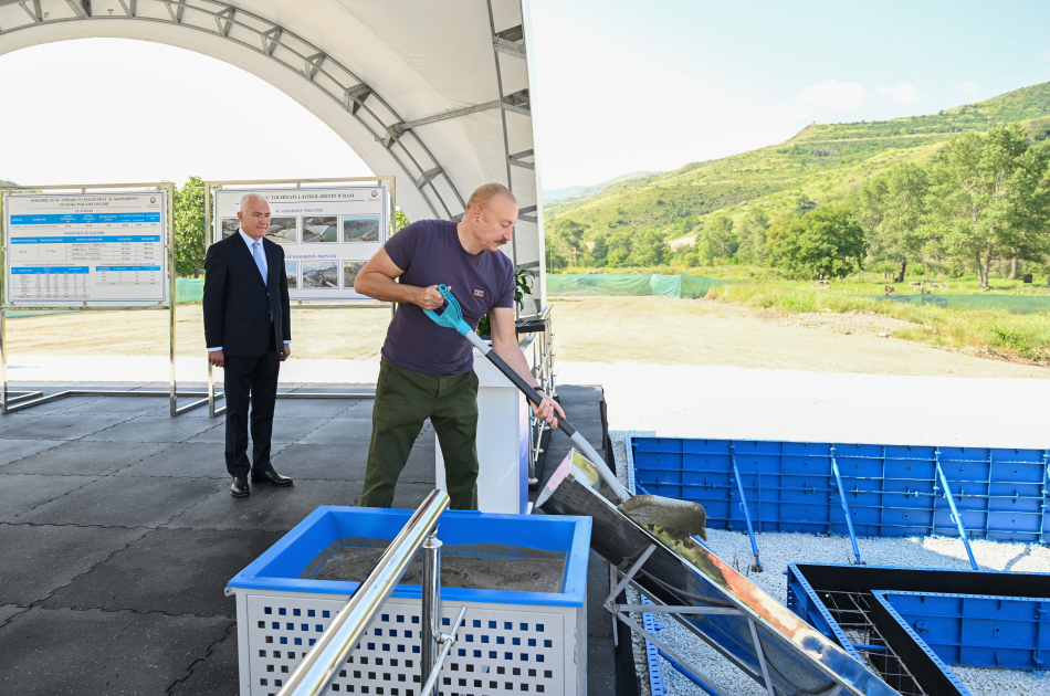 Prezident Laçında açılış etdi, su anbarının təməlini qoydu (FOTO)