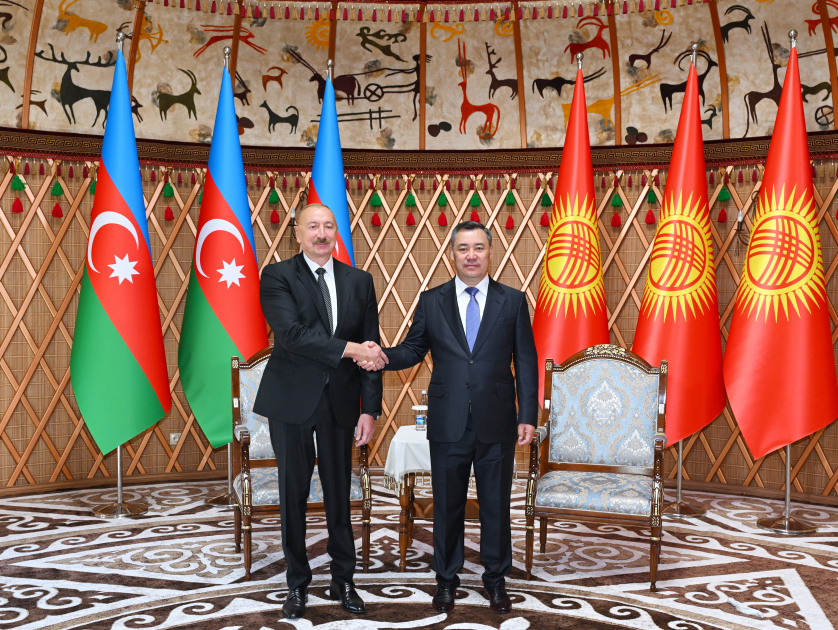 İlham Əliyevin Sadır Japarov ilə təkbətək görüşü keçirildi