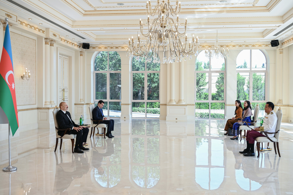 Prezident yeni səfirlərin etimadnaməsini qəbul etdi (YENİLƏNİB)