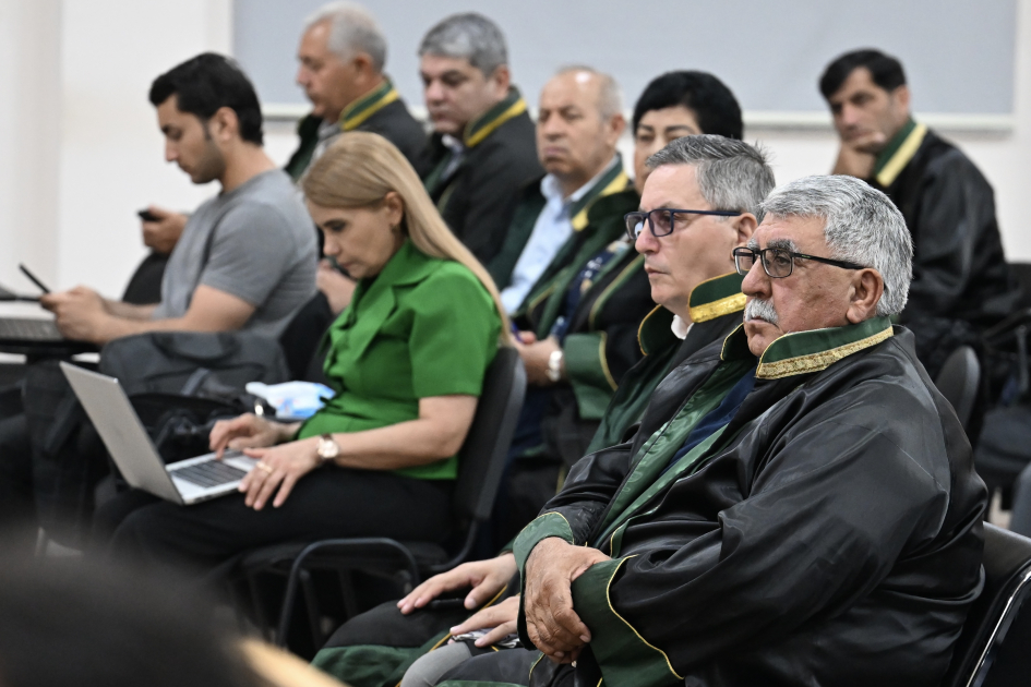 Ermənistan vətəndaşlarının şikayətləri üzrə apellyasiya məhkəməsində prokurorlar çıxışa başladı (FOTO)