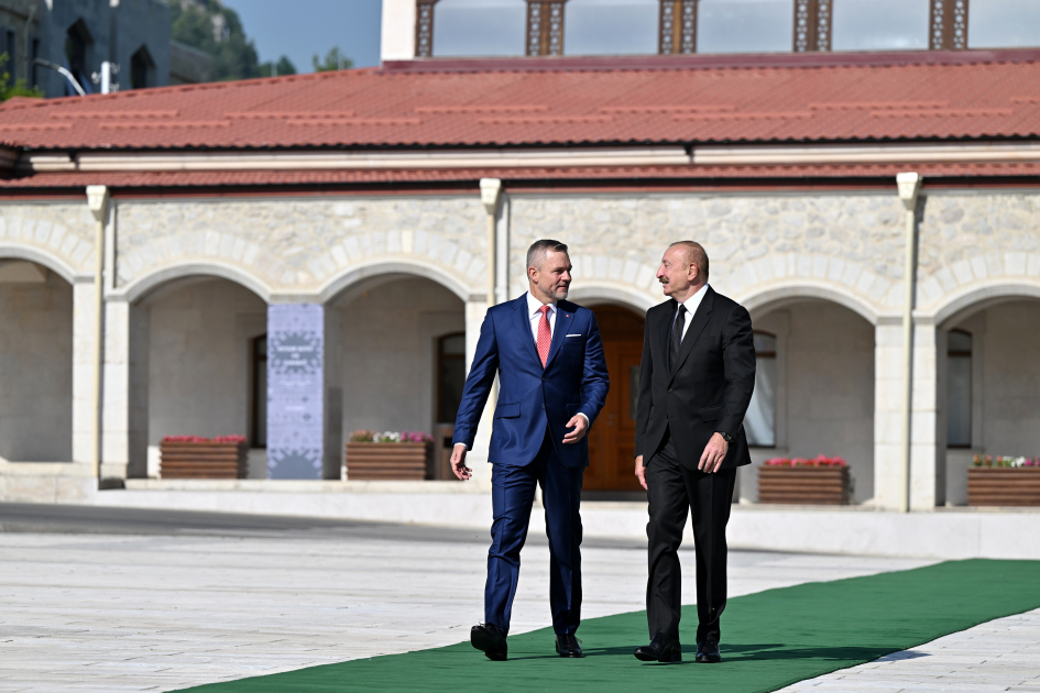 Prezidentlər Şuşada mətbuata bəyanatlarla çıxış etdi (YENİLƏNİR)