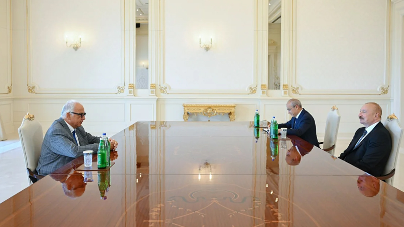 İlham Əliyev Dünya Güləş Birliyinin prezidentini qəbul etdi (FOTO)