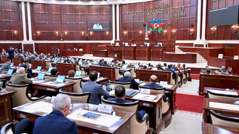 Sabah deputatlar tətilə çıxacaq