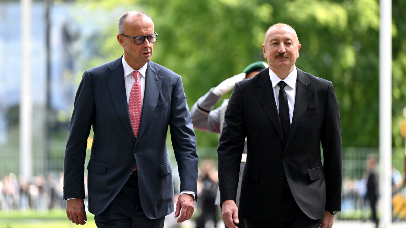 İlham Əliyev və Fridrix Merz mətbuata bəyanatlarla çıxış edib (YENİLƏNİB)