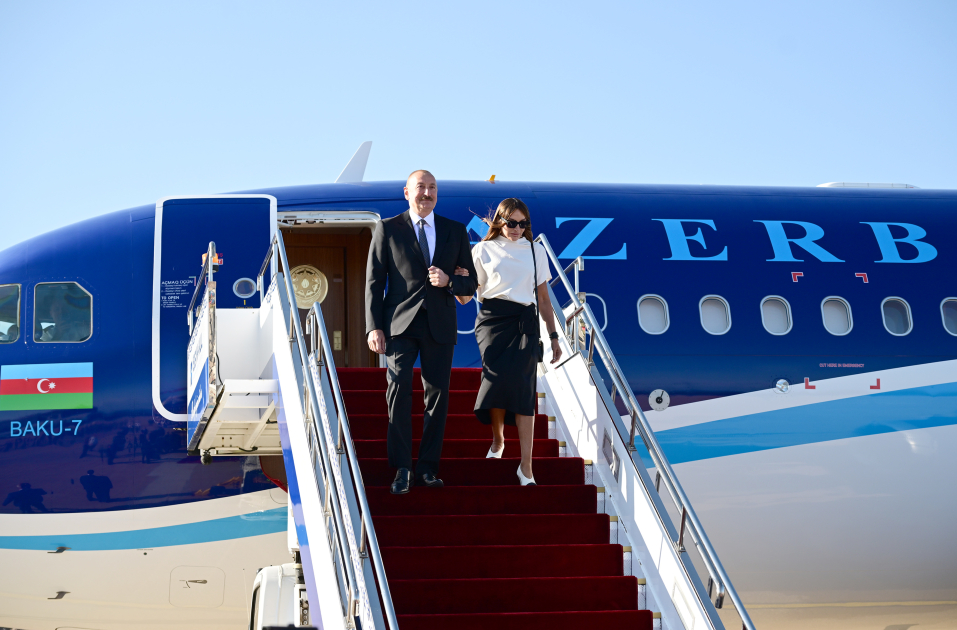 Prezident və birinci xanım Qırğızıstanda səfərdədir (FOTO)