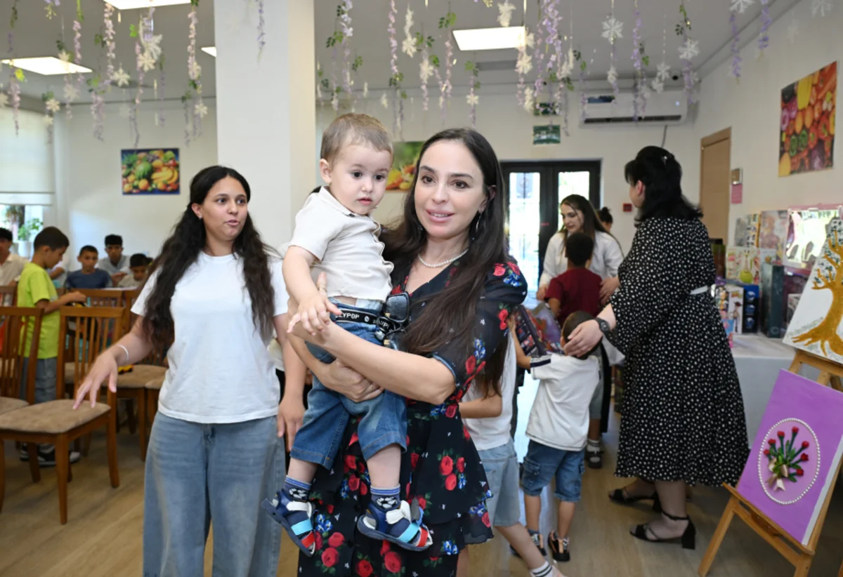 Leyla Əliyeva Şəkidə Uşaq evi sosial xidmət müəssisəsinin sakinləri ilə görüşdü (FOTO)