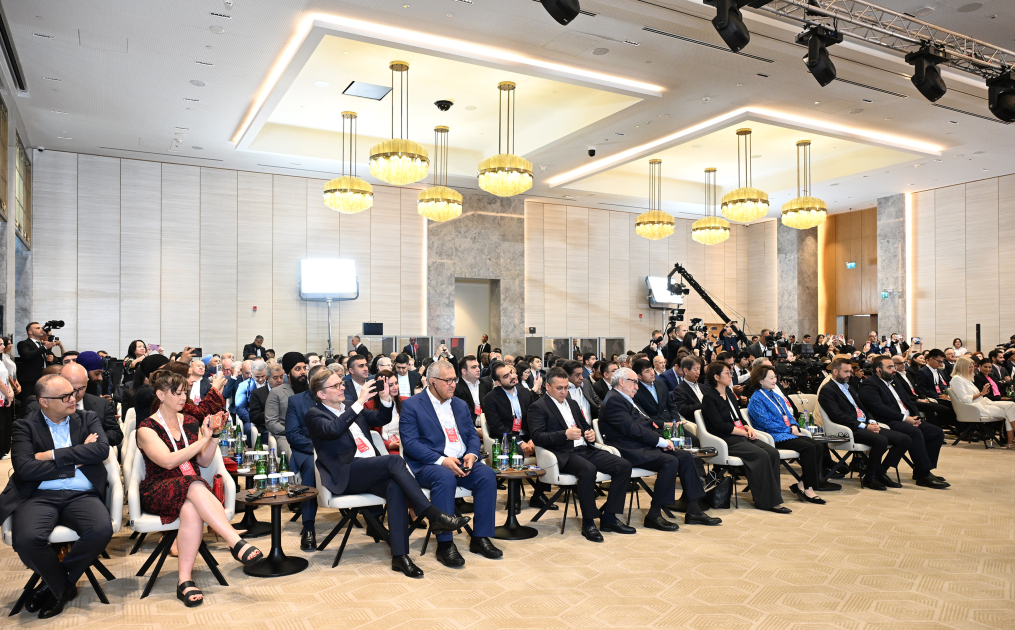 İlham Əliyev IV Şuşa Qlobal Media Forumunun açılışında iştirak etdi (YENİLƏNİB)