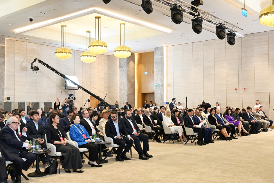 İlham Əliyev IV Şuşa Qlobal Media Forumunun açılışında iştirak etdi (YENİLƏNİB)