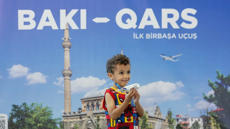 AZAL Qarsa ilk reysini həyata keçirdi (FOTO)