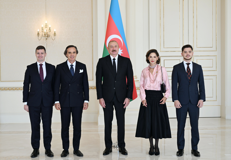 Prezident yeni səfirlərin etimadnaməsini qəbul etdi (YENİLƏNİB)