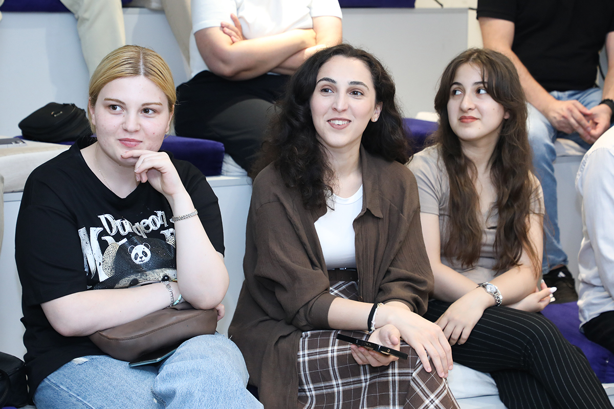 Silikon Vadisinin azərbaycanlı investoru Bakıda startaplara seminar keçdi (FOTO)