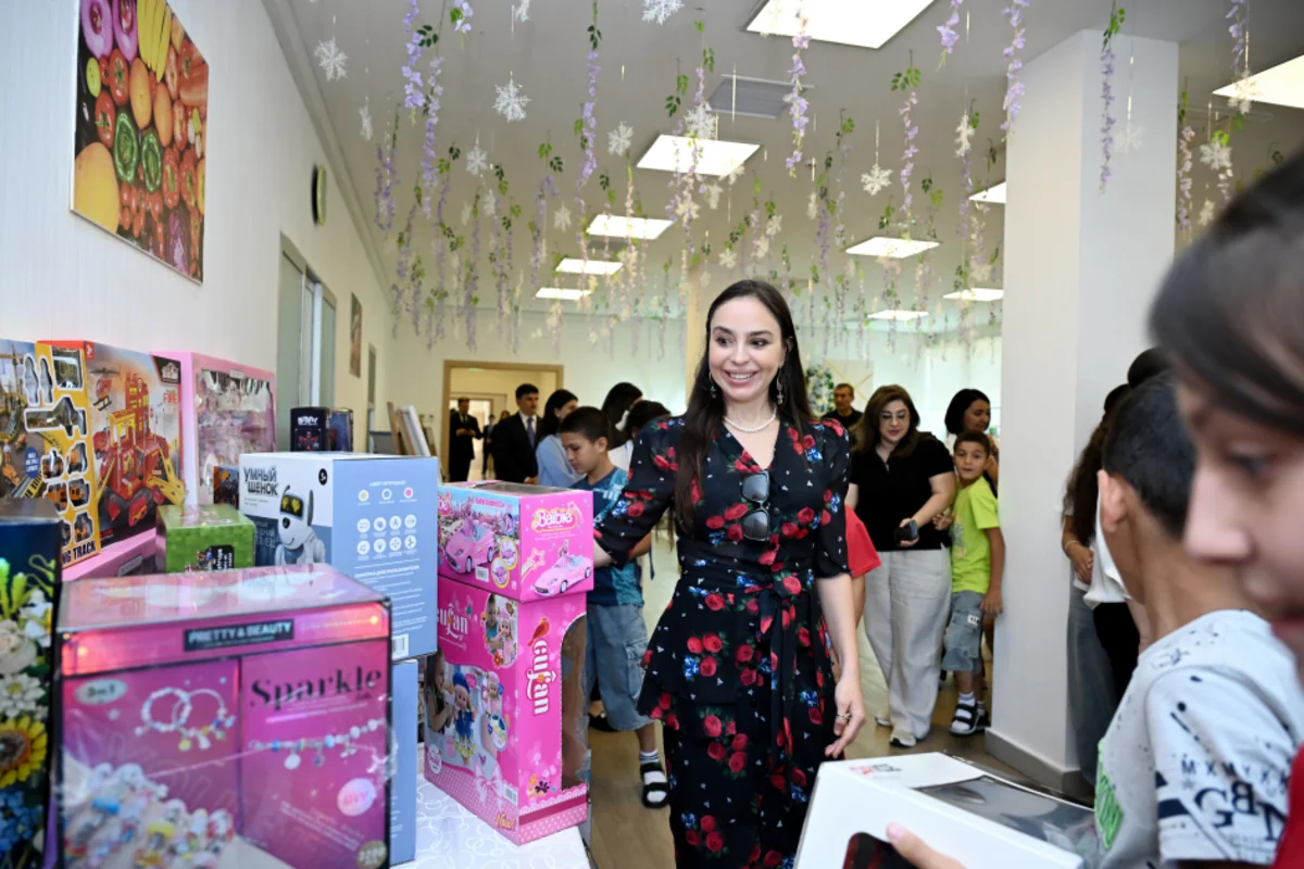 Leyla Əliyeva Şəkidə Uşaq evi sosial xidmət müəssisəsinin sakinləri ilə görüşdü (FOTO)