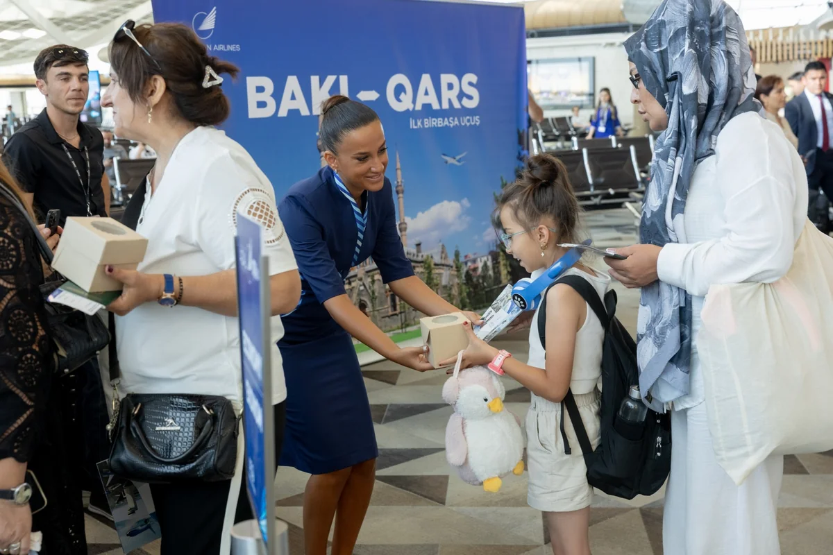AZAL Qarsa ilk reysini həyata keçirdi (FOTO)