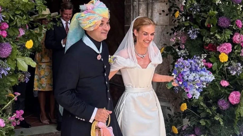 Hindistan və Avstriya aristokratlarının toyu: Bəyin geyimi gündəm oldu (FOTO)
