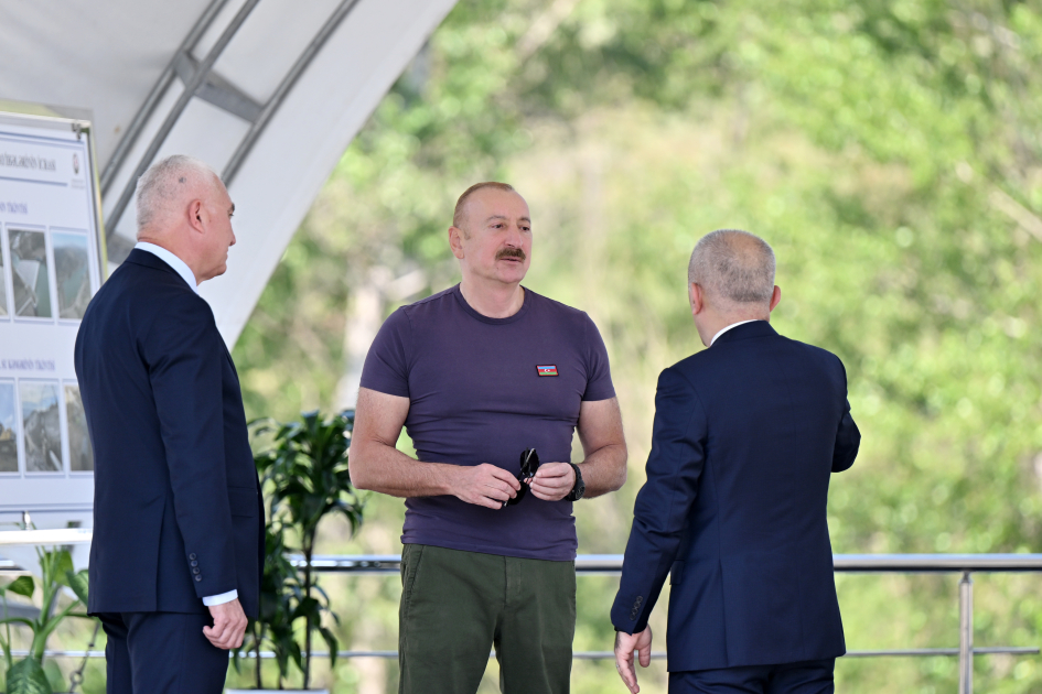 Prezident Laçında açılış etdi, su anbarının təməlini qoydu (FOTO)