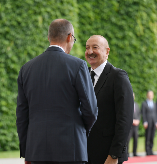 İlham Əliyev və Fridrix Merz mətbuata bəyanatlarla çıxış edib (YENİLƏNİB)