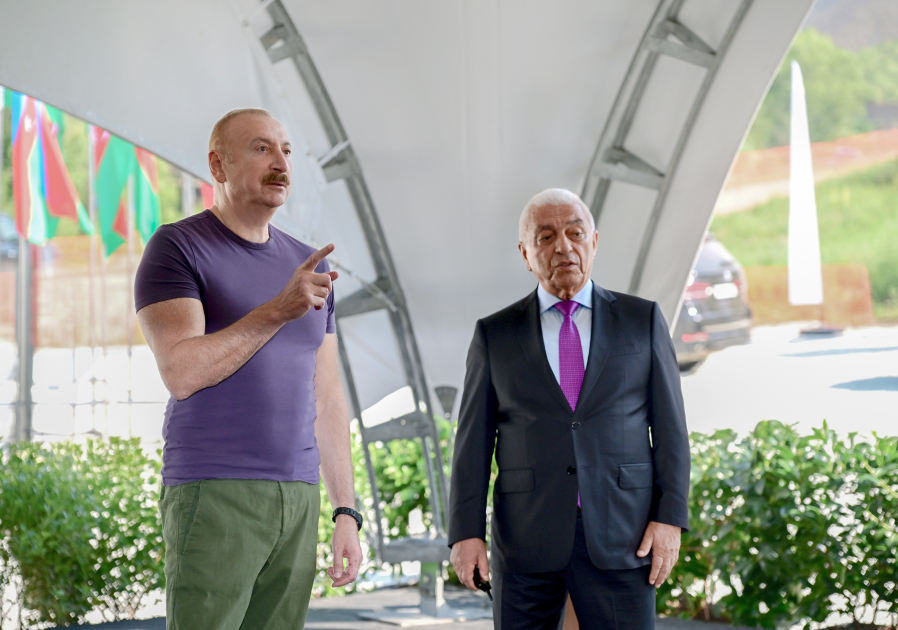 Prezident Laçında açılış etdi, su anbarının təməlini qoydu (FOTO)