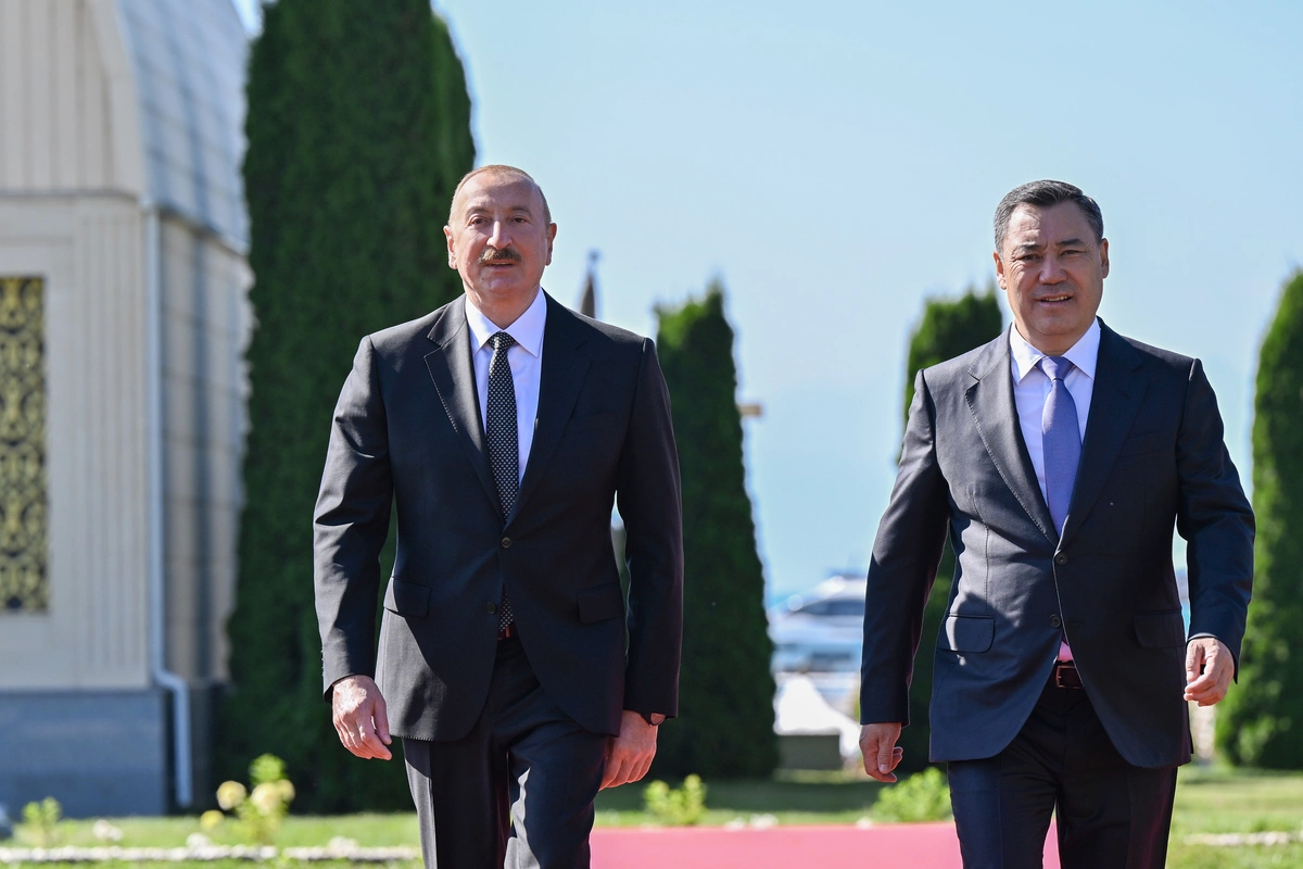 Azərbaycan və Qırğızıstan prezidentlərinin təltifolunma mərasimi keçirildi