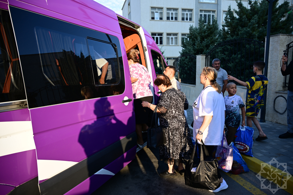 Cəbrayılın Şükürbəyli kəndinə növbəti köç karvanı yola salındı (FOTO)