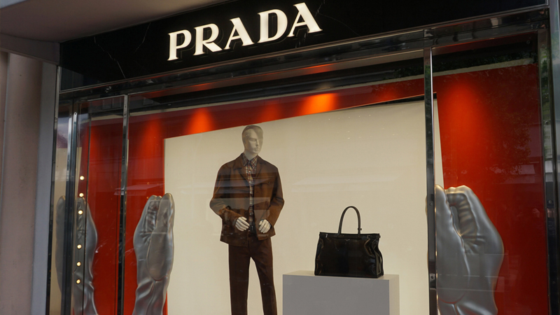 Aİ lüks moda nəhənglərinin satılmayan məhsulları məhv etməsinə qadağa qoydu