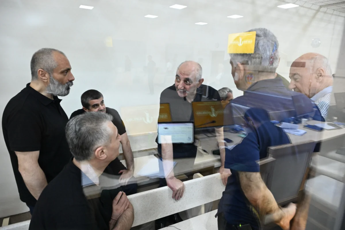 Araik və digərlərinin apellyasiya məhkəməsi: Prokurorların çıxışları davam edir