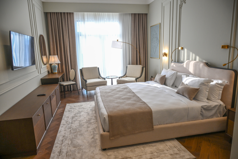 Yeni hoteldə 45 nəfərə iş veriləcək (FOTO)