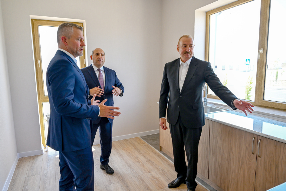 Prezidentlər Baş Qərvənd kəndində görülən işlərlə tanış oldu (FOTO)